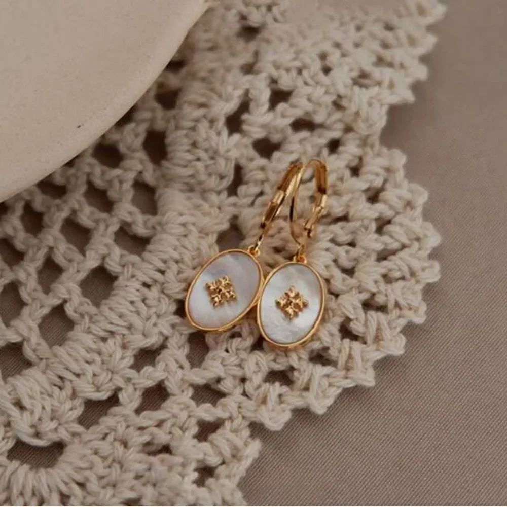 minimalist gold hoop earrings A211